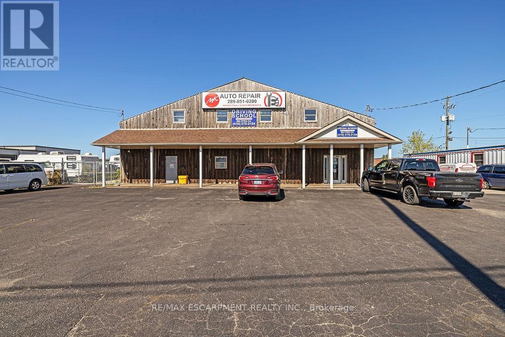 57 Steeles Avenue E, Milton (om Old Milton)