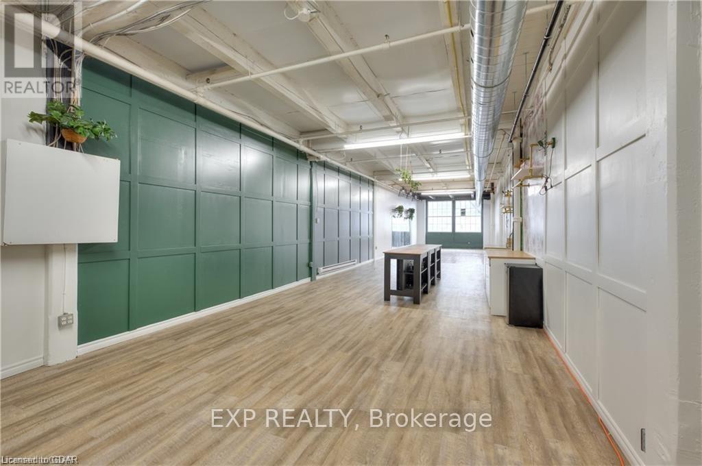 205 - 20 Park Hill Road E, Cambridge