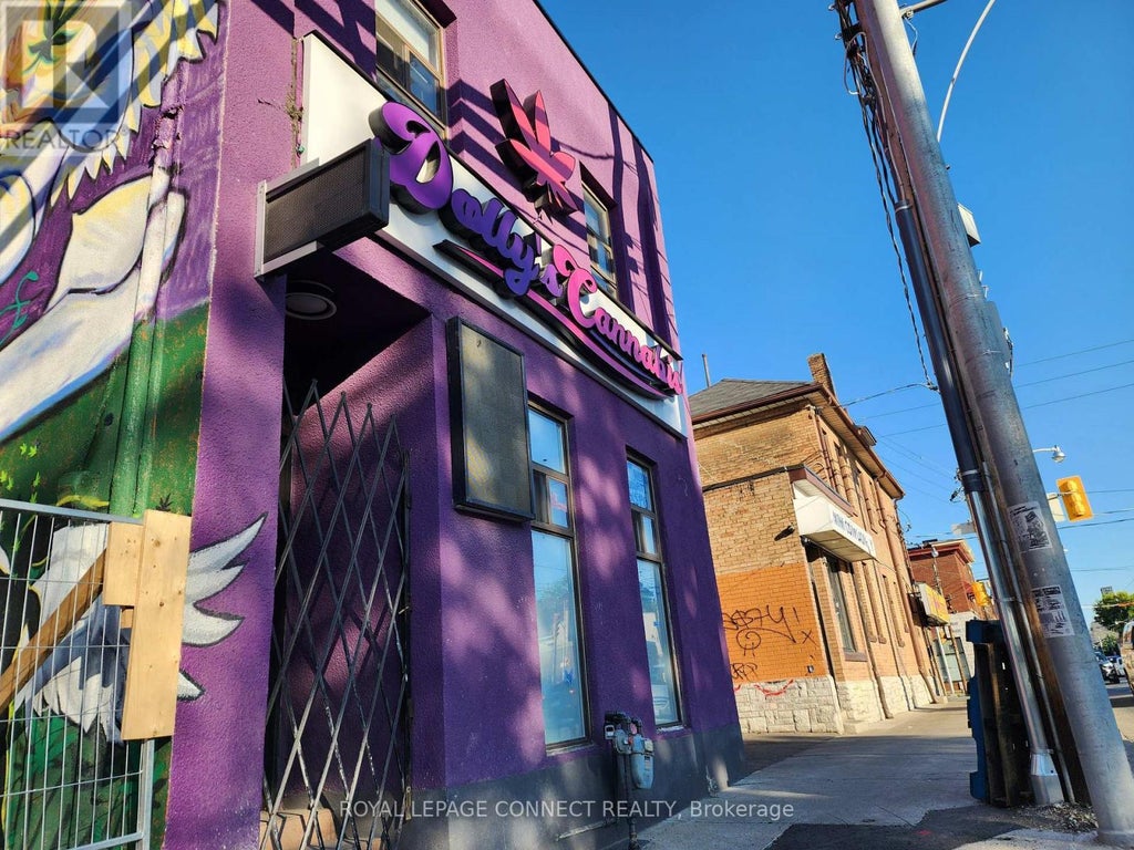 1105 Bathurst Street, Toronto (annex)