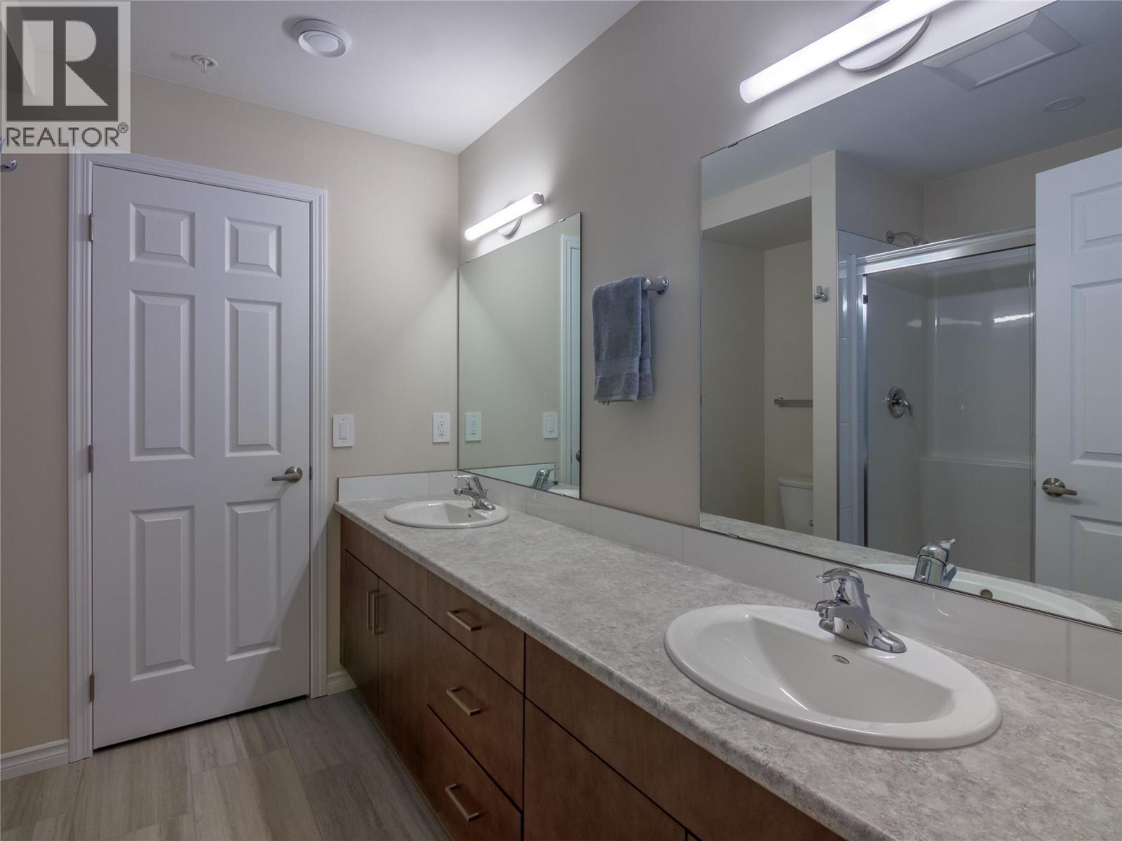 3362 Skaha Lake Road Unit# 405. Penticton, British Columbia