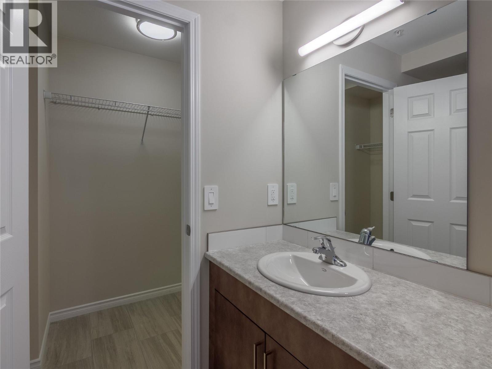 3362 Skaha Lake Road Unit# 405. Penticton, British Columbia