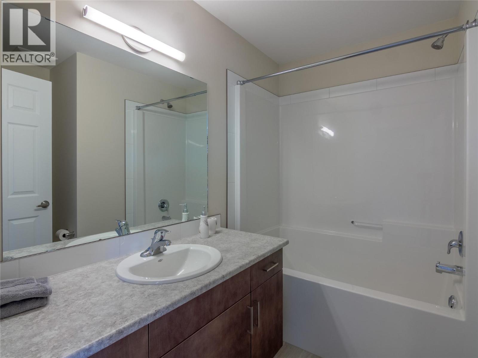 3362 Skaha Lake Road Unit# 405. Penticton, British Columbia