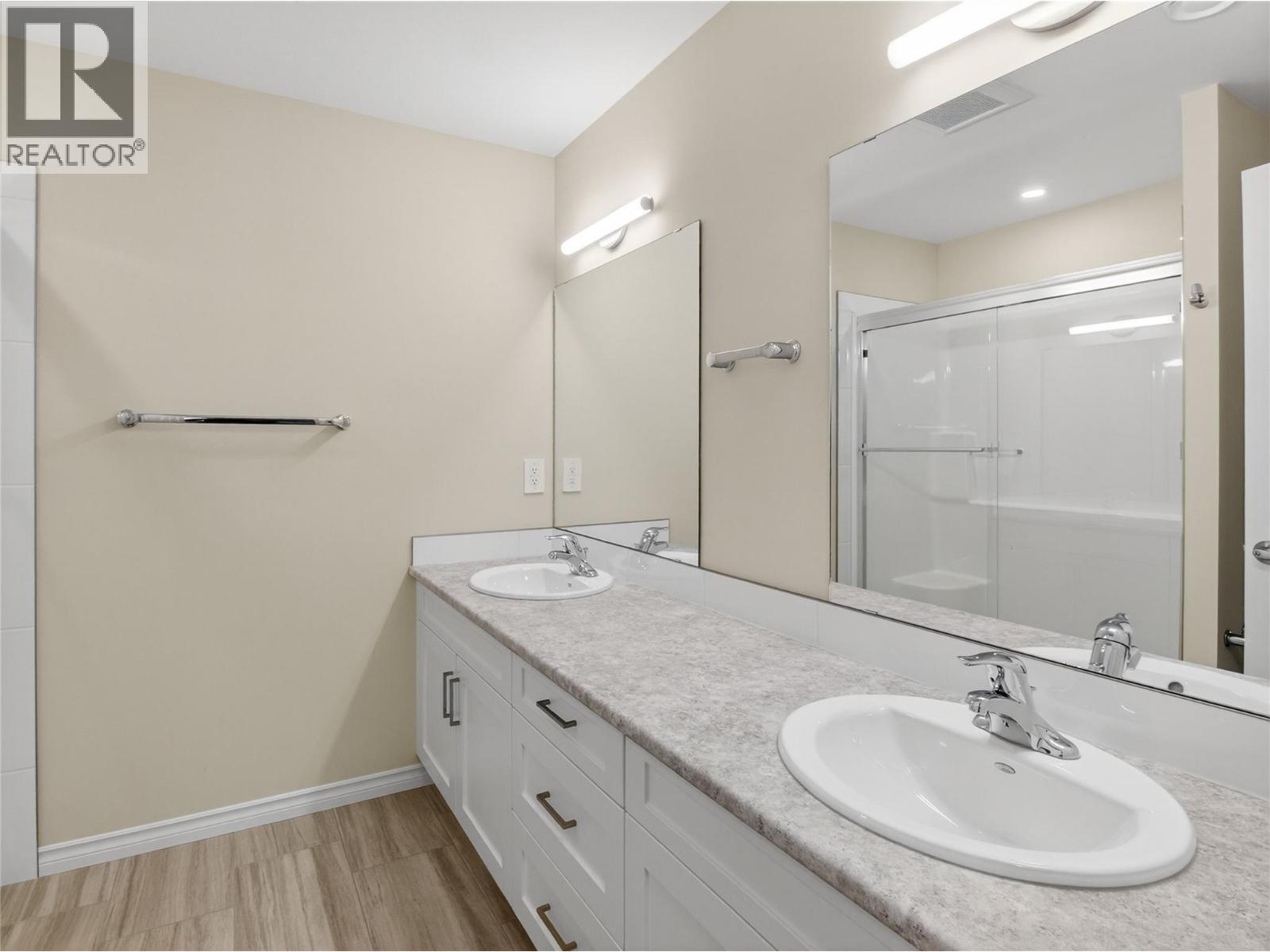 3362 Skaha Lake Road Unit# 804. Penticton, British Columbia