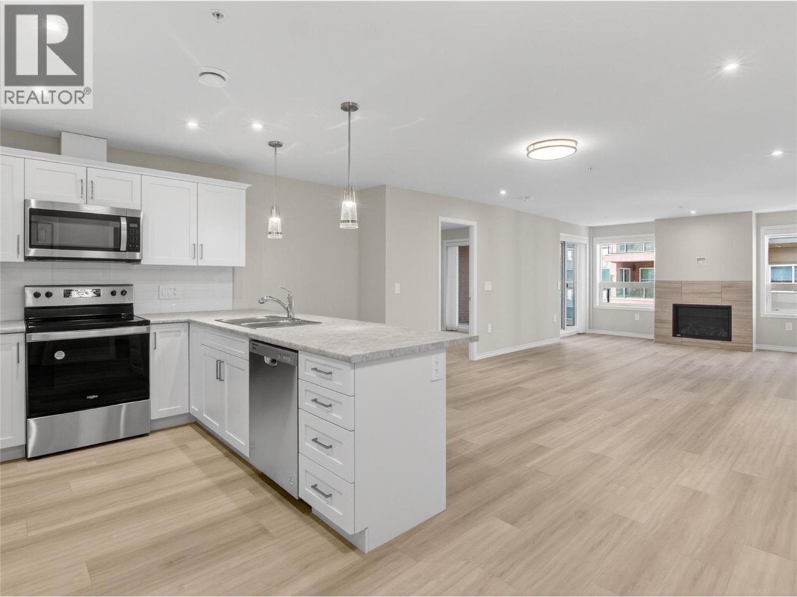 3362 Skaha Lake Road Unit# 804. Penticton, British Columbia