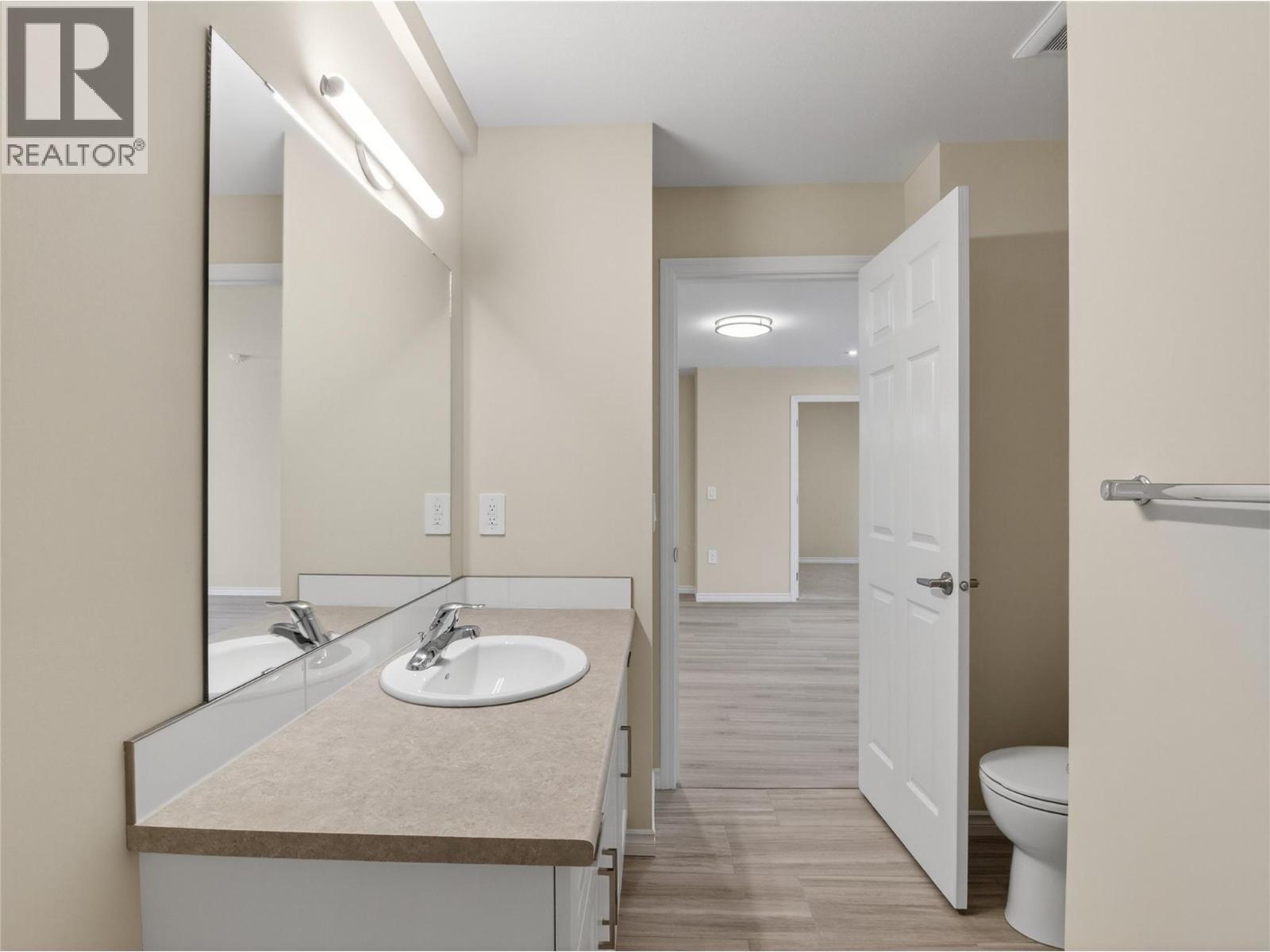 3362 Skaha Lake Road Unit# 604. Penticton, British Columbia