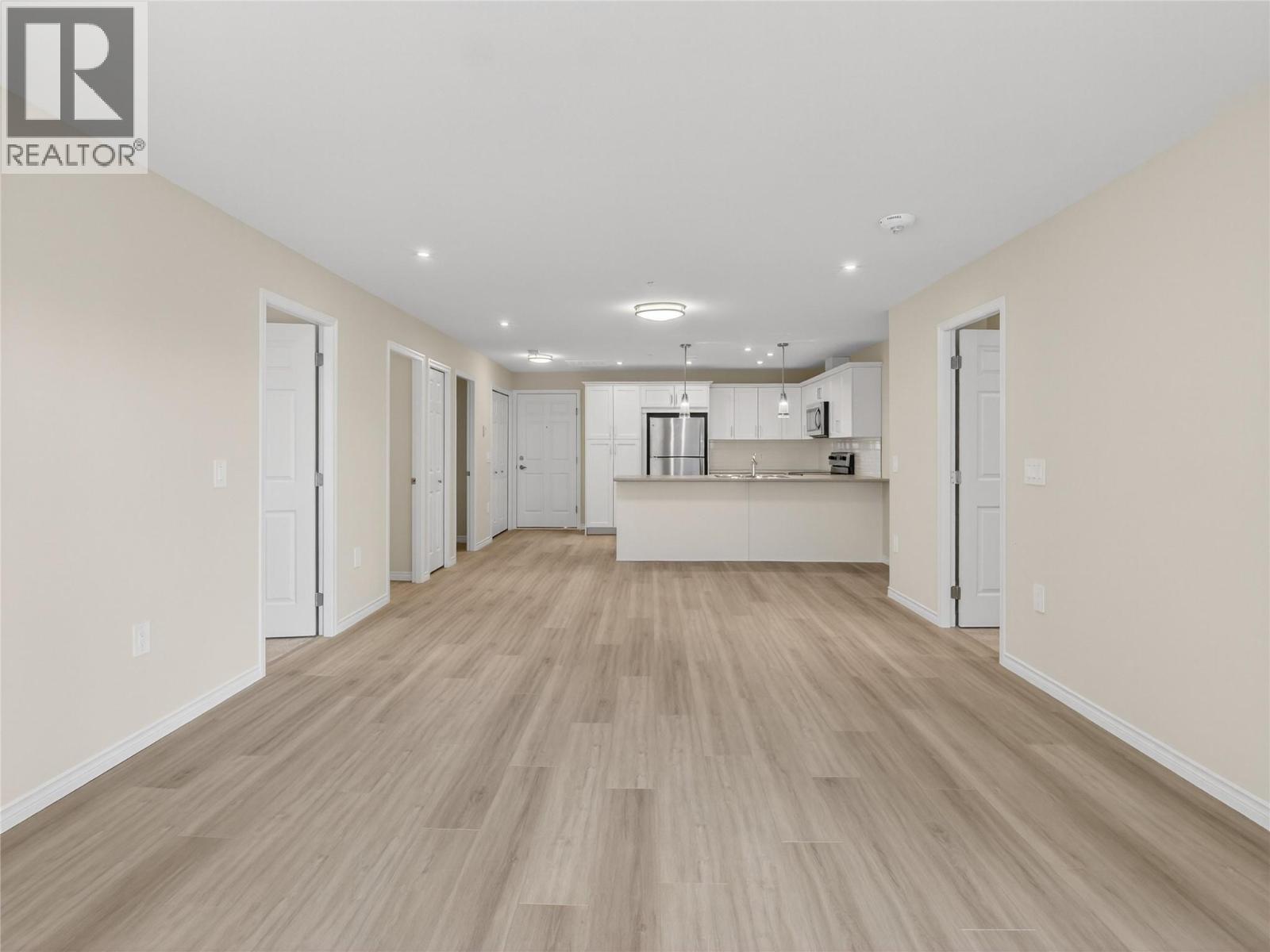 3362 Skaha Lake Road Unit# 604. Penticton, British Columbia