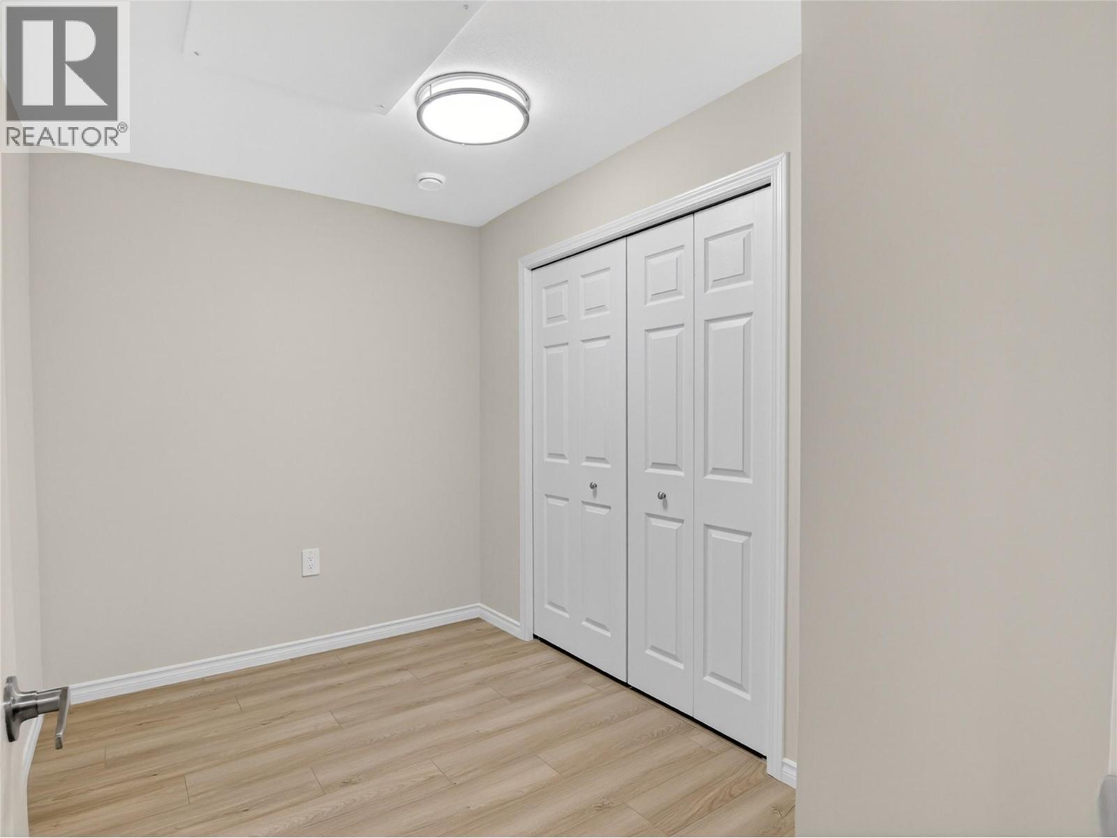 3362 Skaha Lake Road Unit# 1004. Penticton, British Columbia