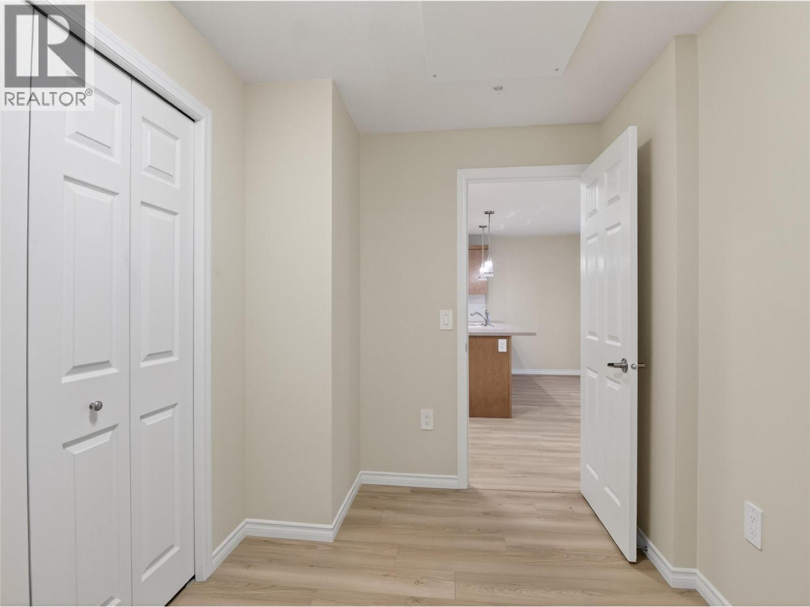 3362 Skaha Lake Road Unit# 1004. Penticton, British Columbia