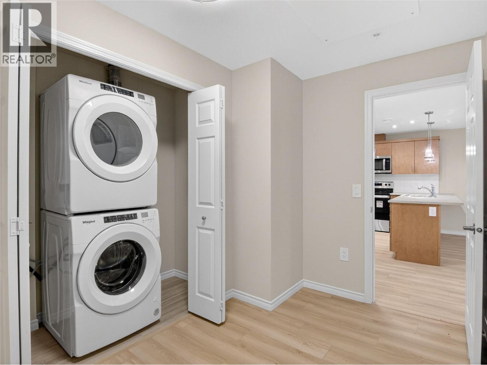 3362 Skaha Lake Road Unit# 1004. Penticton, British Columbia