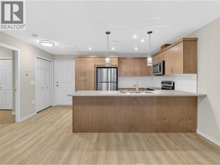 3362 Skaha Lake Road Unit# 1004. Penticton, British Columbia