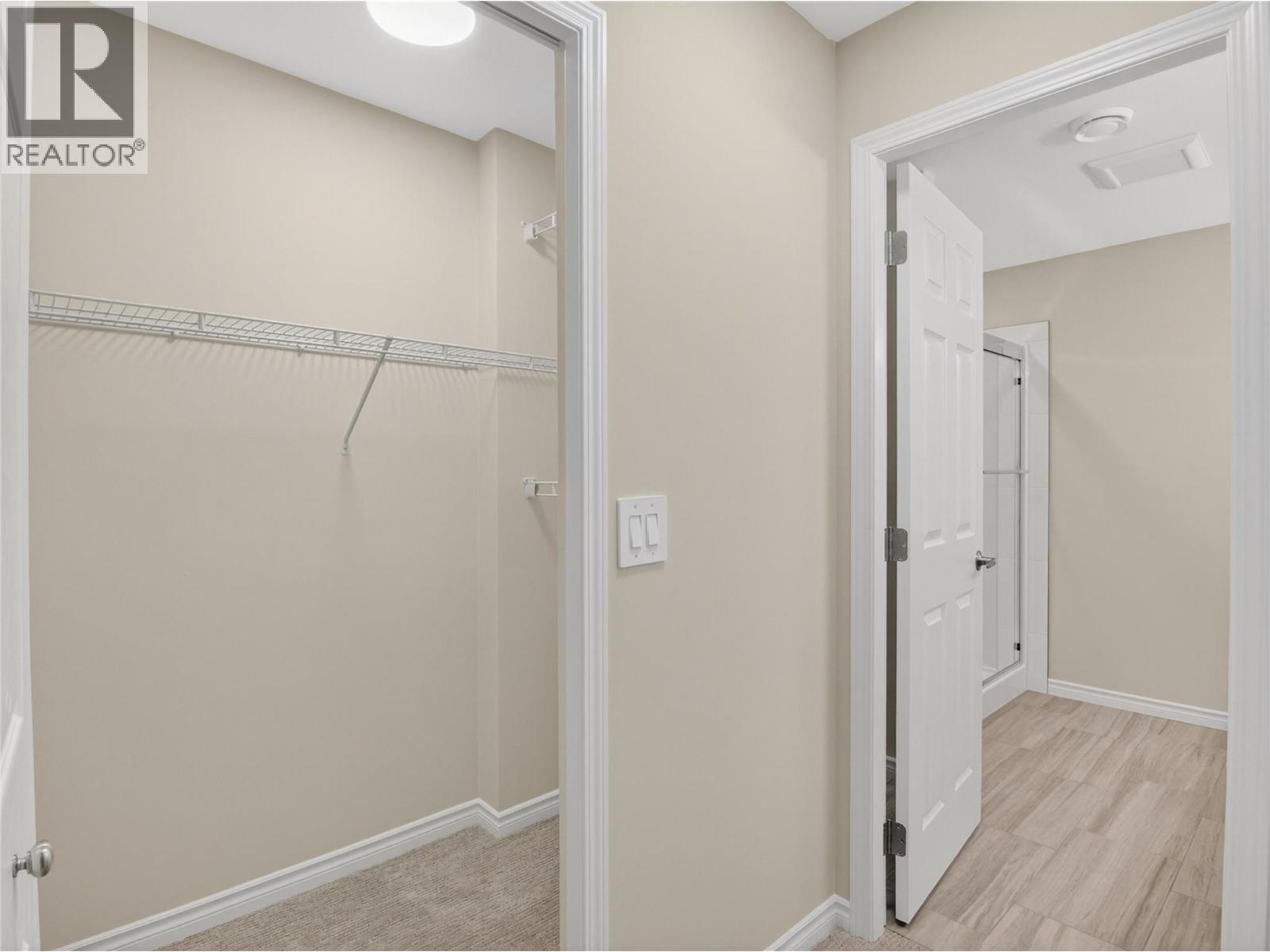 3362 Skaha Lake Road Unit# 1004. Penticton, British Columbia