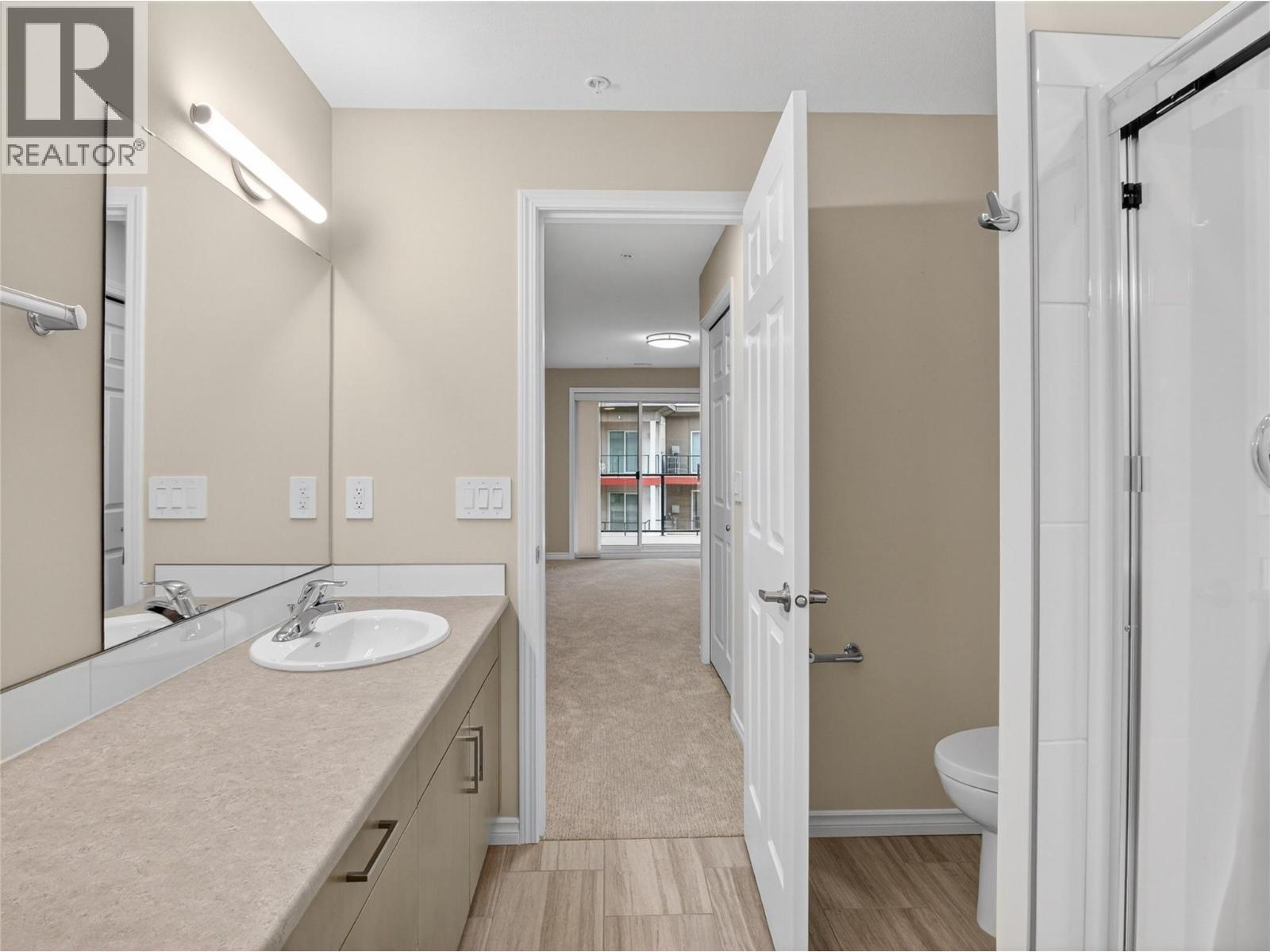 3362 Skaha Lake Road Unit# 1004. Penticton, British Columbia