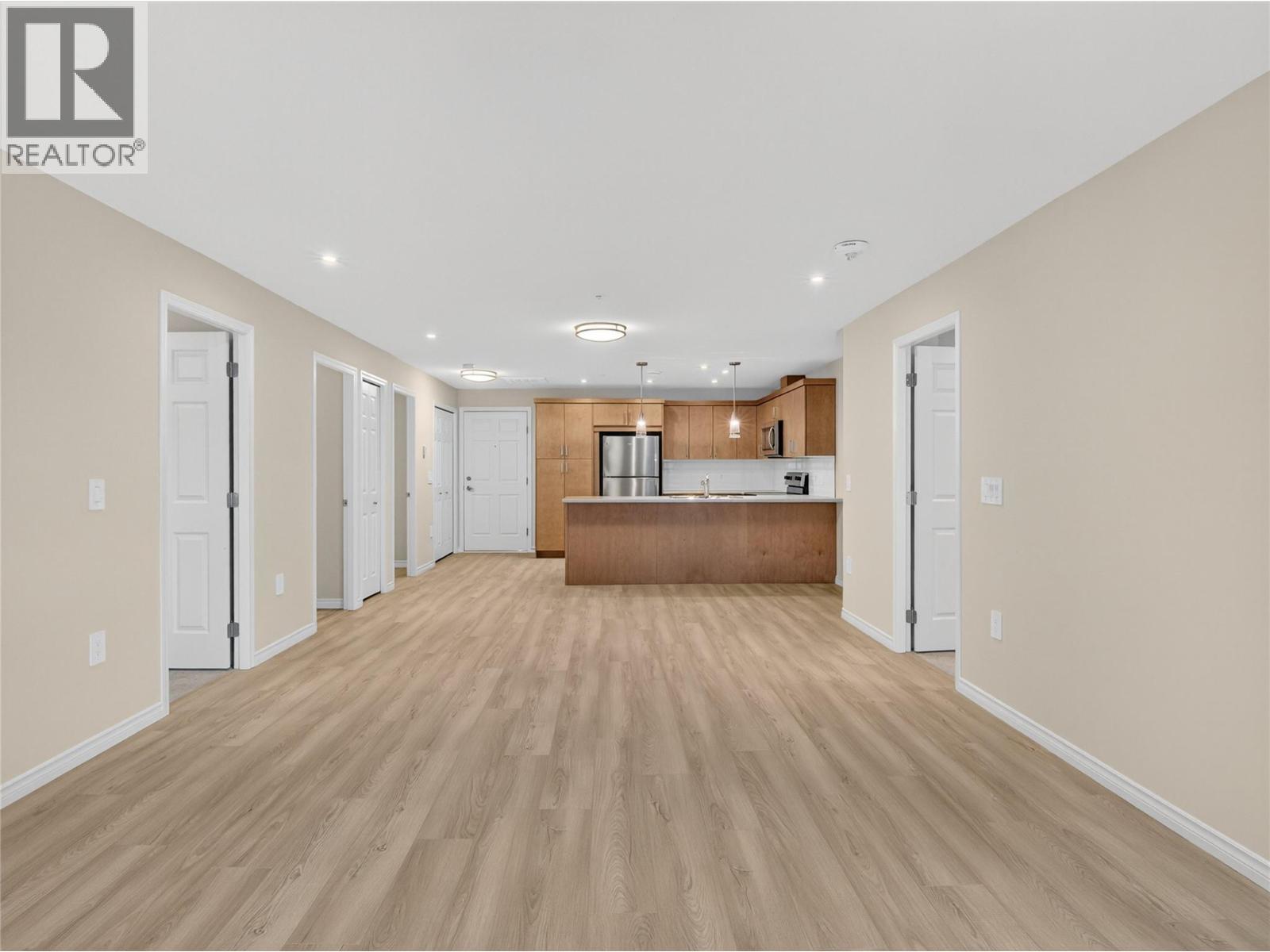 3362 Skaha Lake Road Unit# 1004. Penticton, British Columbia