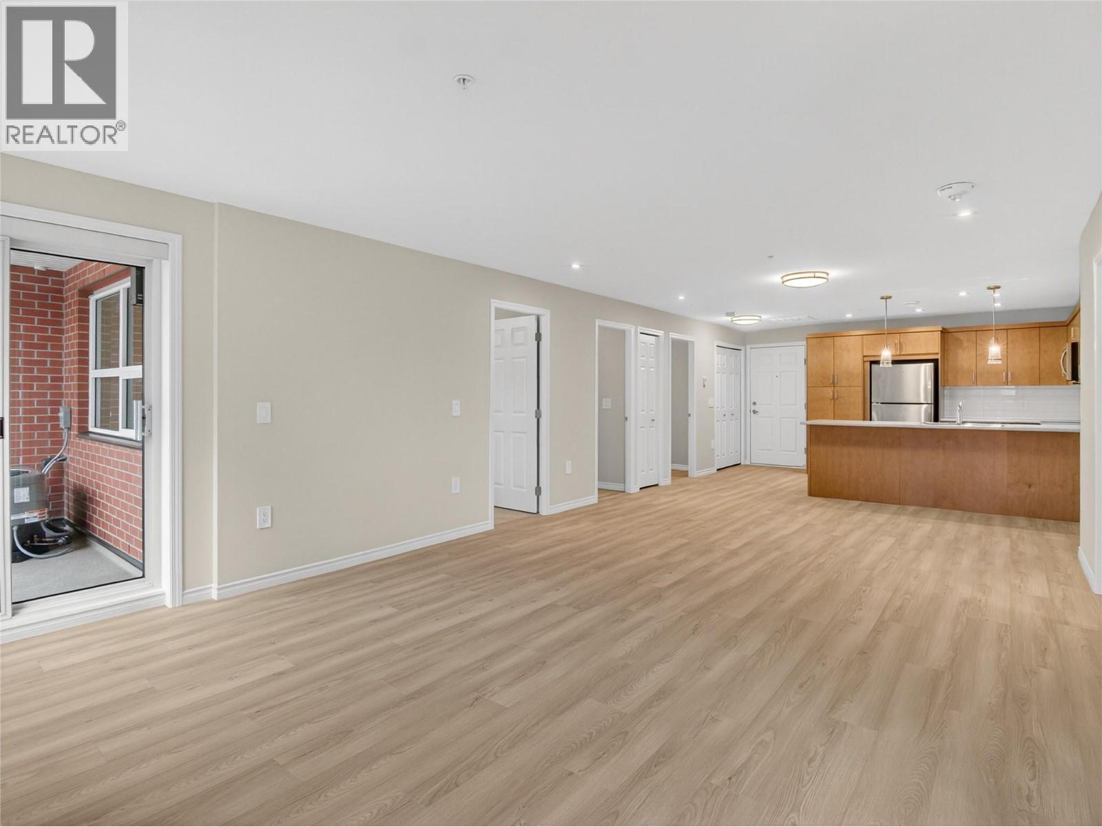 3362 Skaha Lake Road Unit# 1004. Penticton, British Columbia