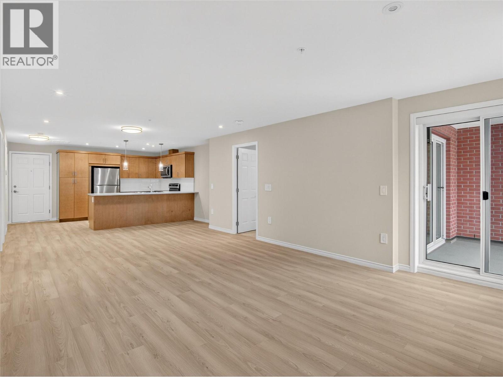 3362 Skaha Lake Road Unit# 1004. Penticton, British Columbia