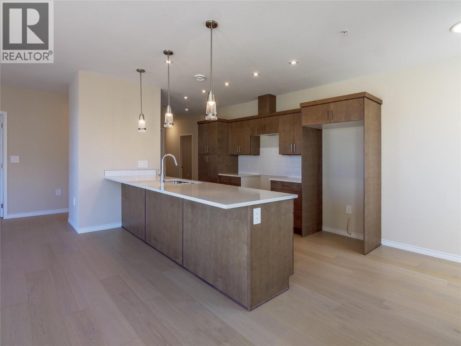 3362 Skaha Lake Road Unit# 1203. Penticton, British Columbia