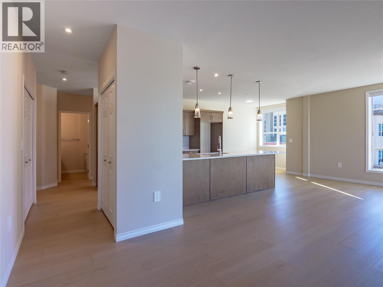 3362 Skaha Lake Road Unit# 1203. Penticton, British Columbia