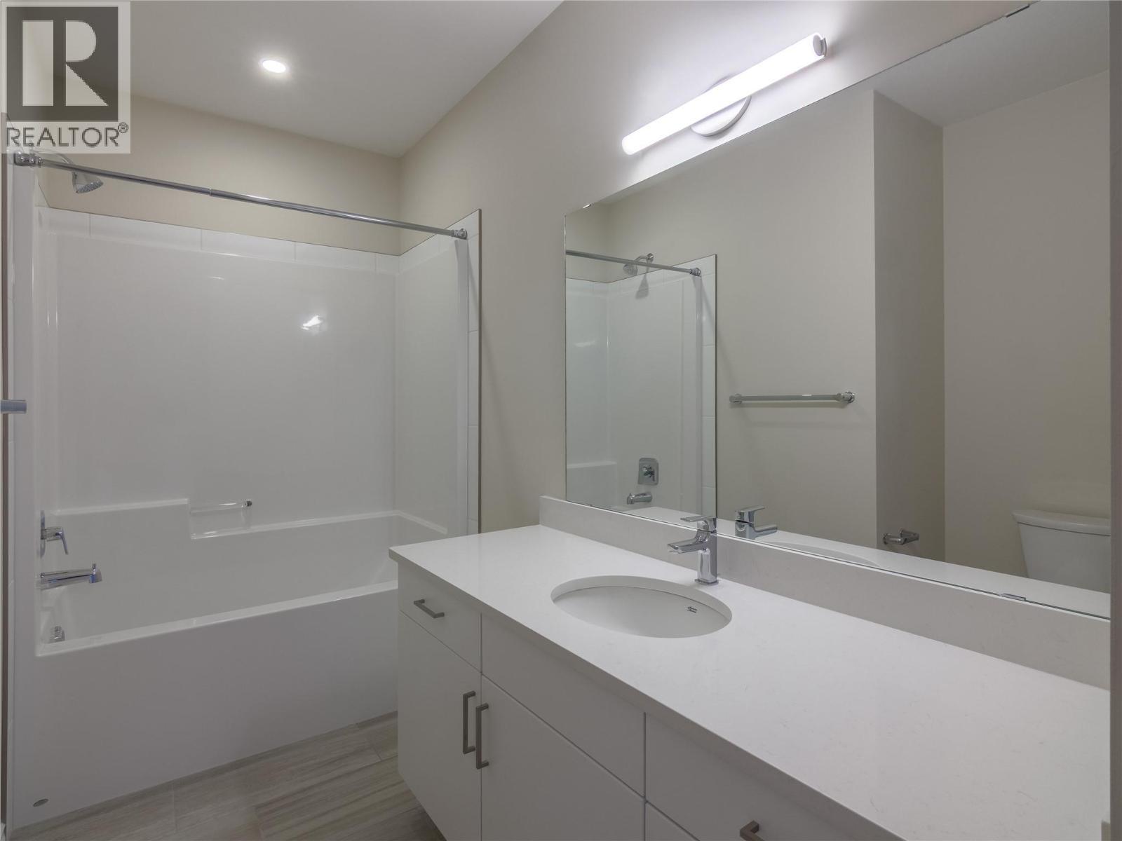 3362 Skaha Lake Road Unit# 1202. Penticton, British Columbia