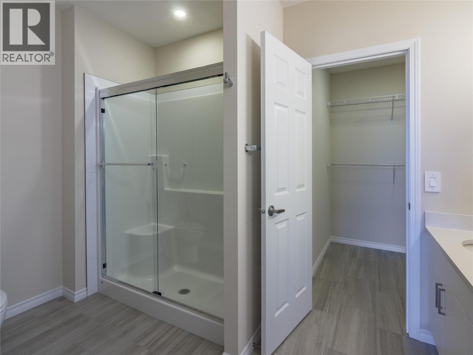 3362 Skaha Lake Road Unit# 1202. Penticton, British Columbia