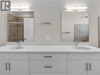 3362 Skaha Lake Road Unit# 1401. Penticton, British Columbia