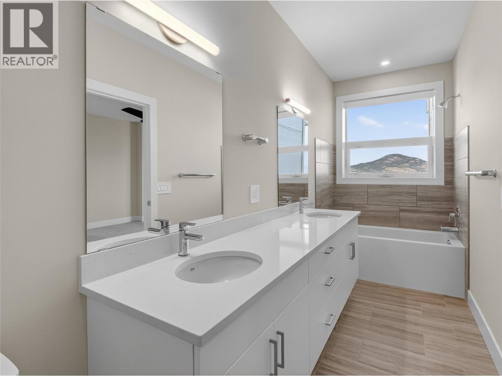 3362 Skaha Lake Road Unit# 1401. Penticton, British Columbia