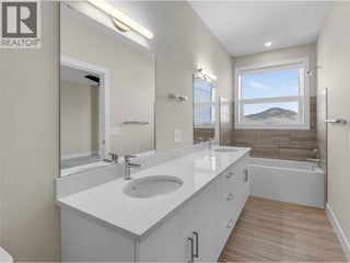 3362 Skaha Lake Road Unit# 1401. Penticton, British Columbia