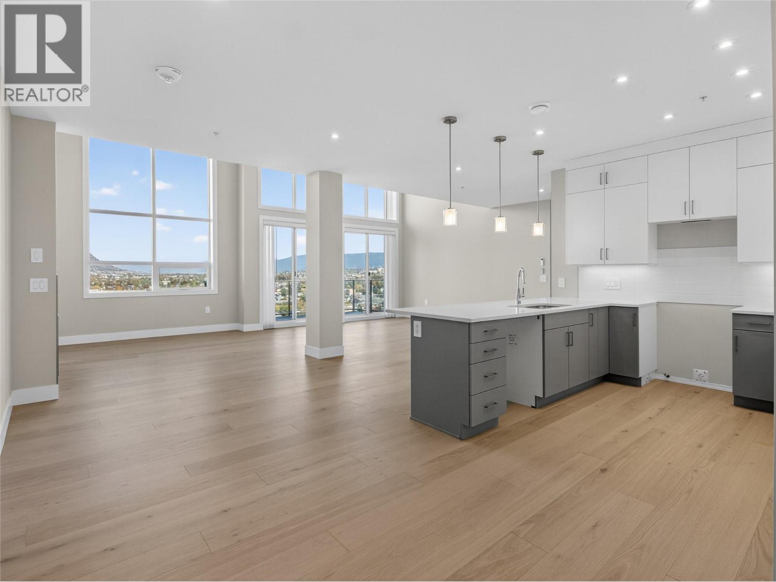 3362 Skaha Lake Road Unit# 1401. Penticton, British Columbia