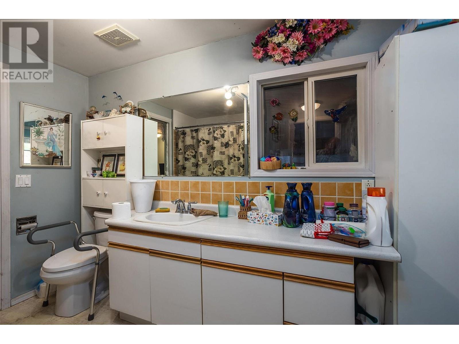 85 Ernest Avenue. Beaverdell, British Columbia