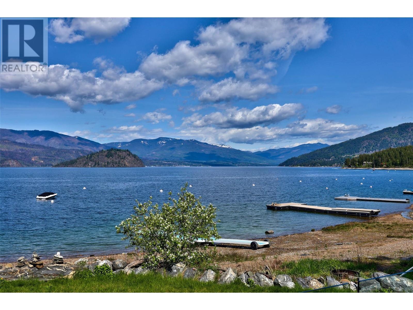 1837 Archibald Road Unit# 115. Blind Bay, British Columbia