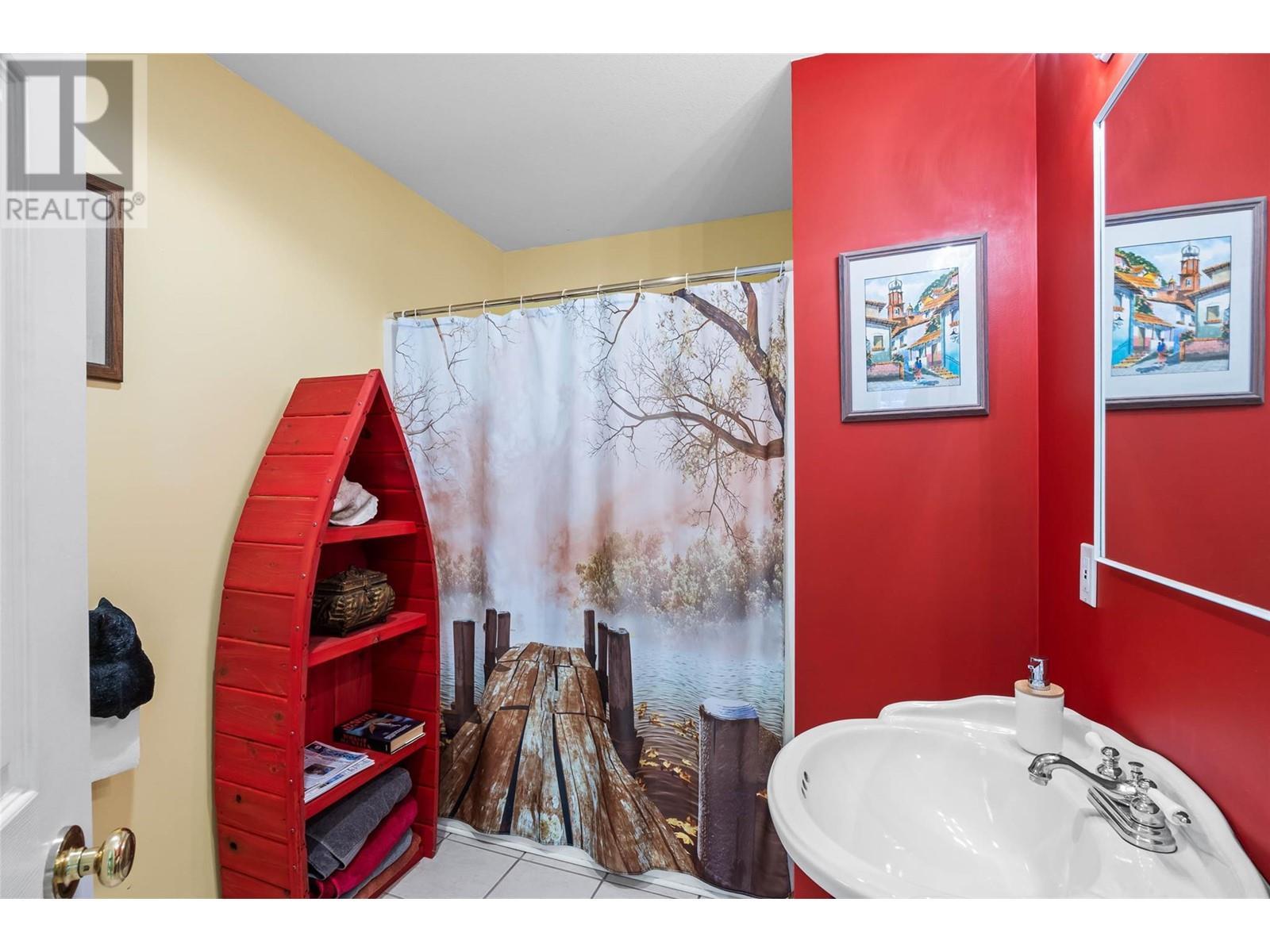 1837 Archibald Road Unit# 115. Blind Bay, British Columbia