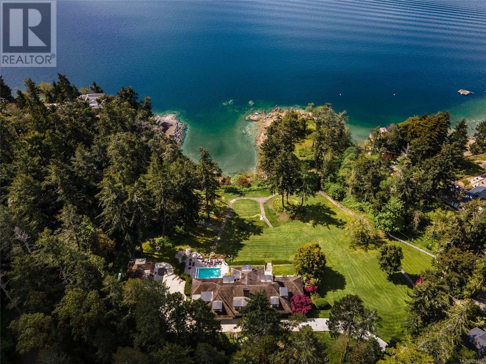605 Senanus Drive, Inlet in Central Saanich, BC