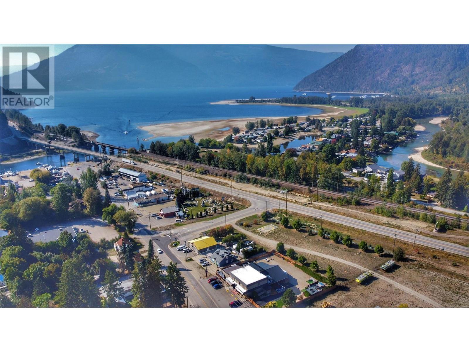 401 Finlayson Street, Sicamous Real Estate Listing MLS® 10286053