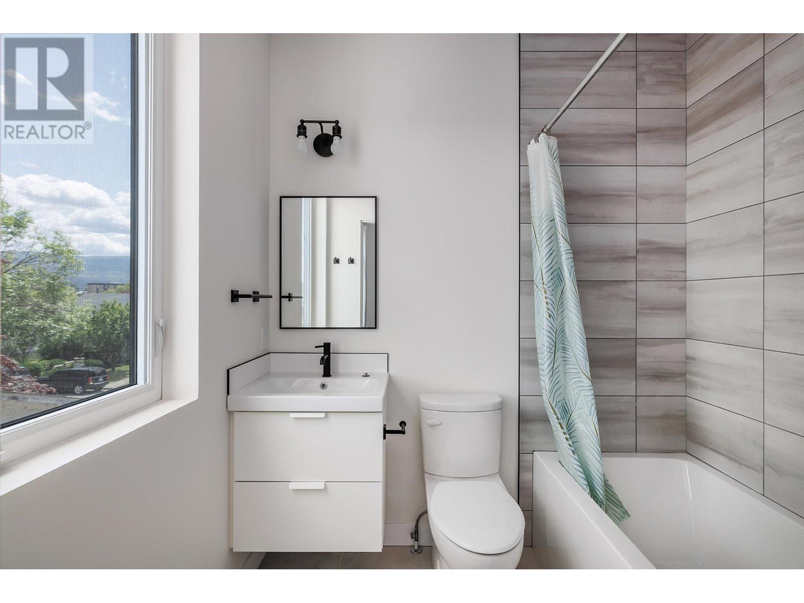 2825 Richter Street Unit# 2. Kelowna, British Columbia