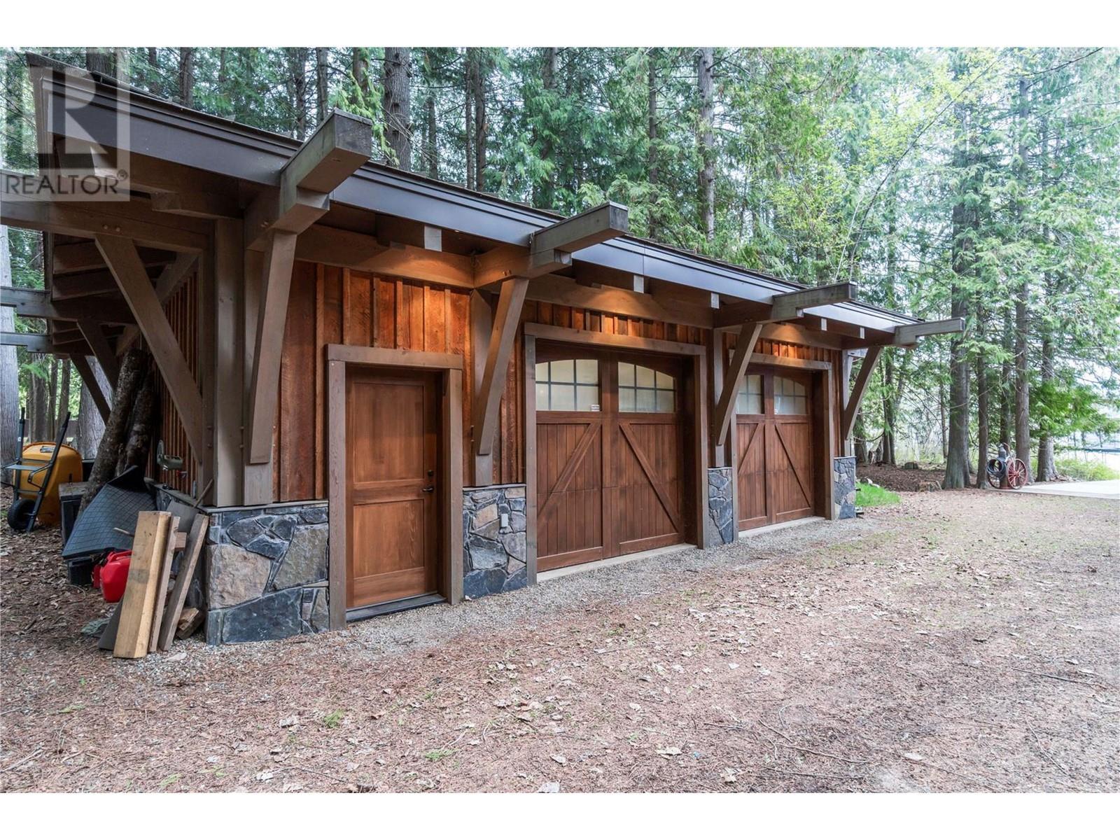 7220 Welch Road Unit 2, Magna Bay Property Listing MLS® 10303090