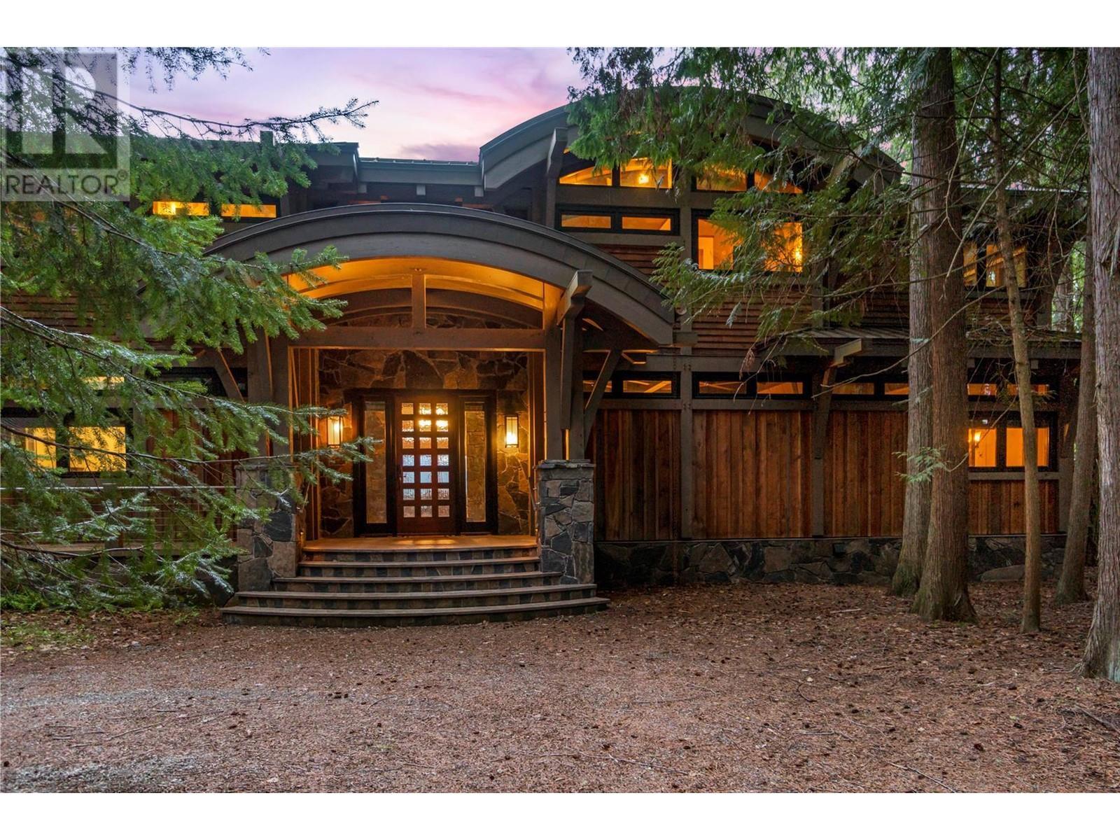 7220 Welch Road Unit 2, Magna Bay Property Listing MLS® 10303090