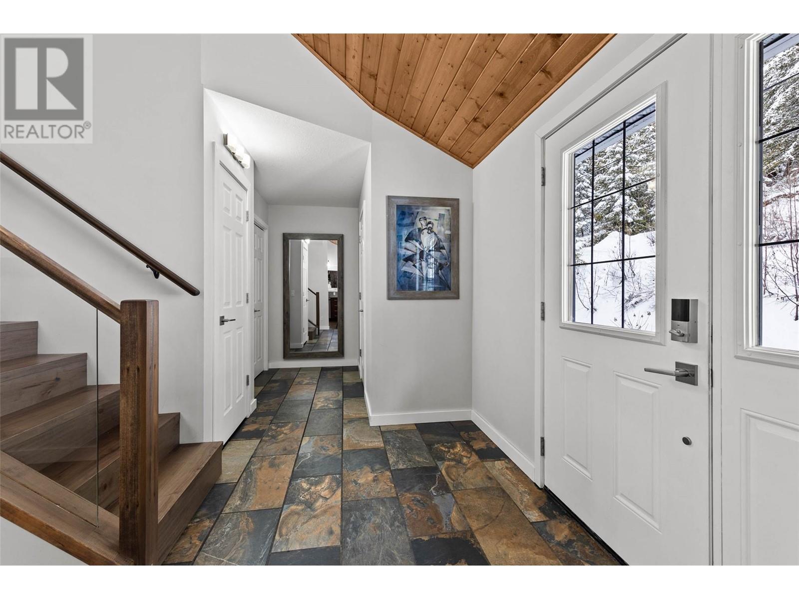 7756 Columbia Drive, Anglemont Property Listing MLS® 10306104