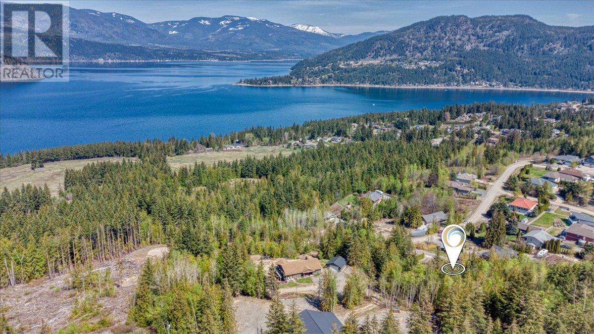 2127 Pleasant Dale Road W. Blind Bay, British Columbia