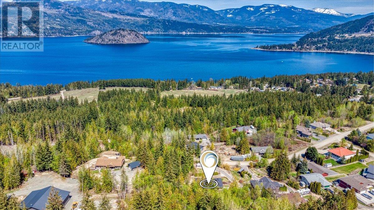 2127 Pleasant Dale Road W. Blind Bay, British Columbia