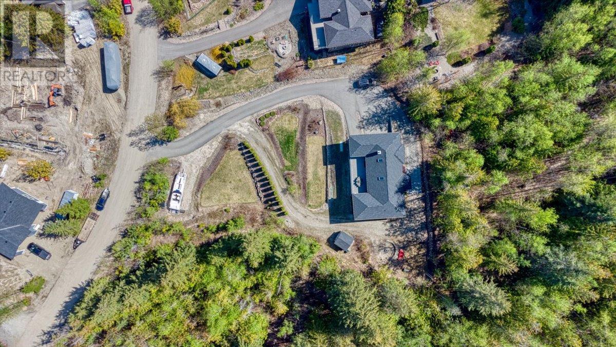 2127 Pleasant Dale Road W. Blind Bay, British Columbia