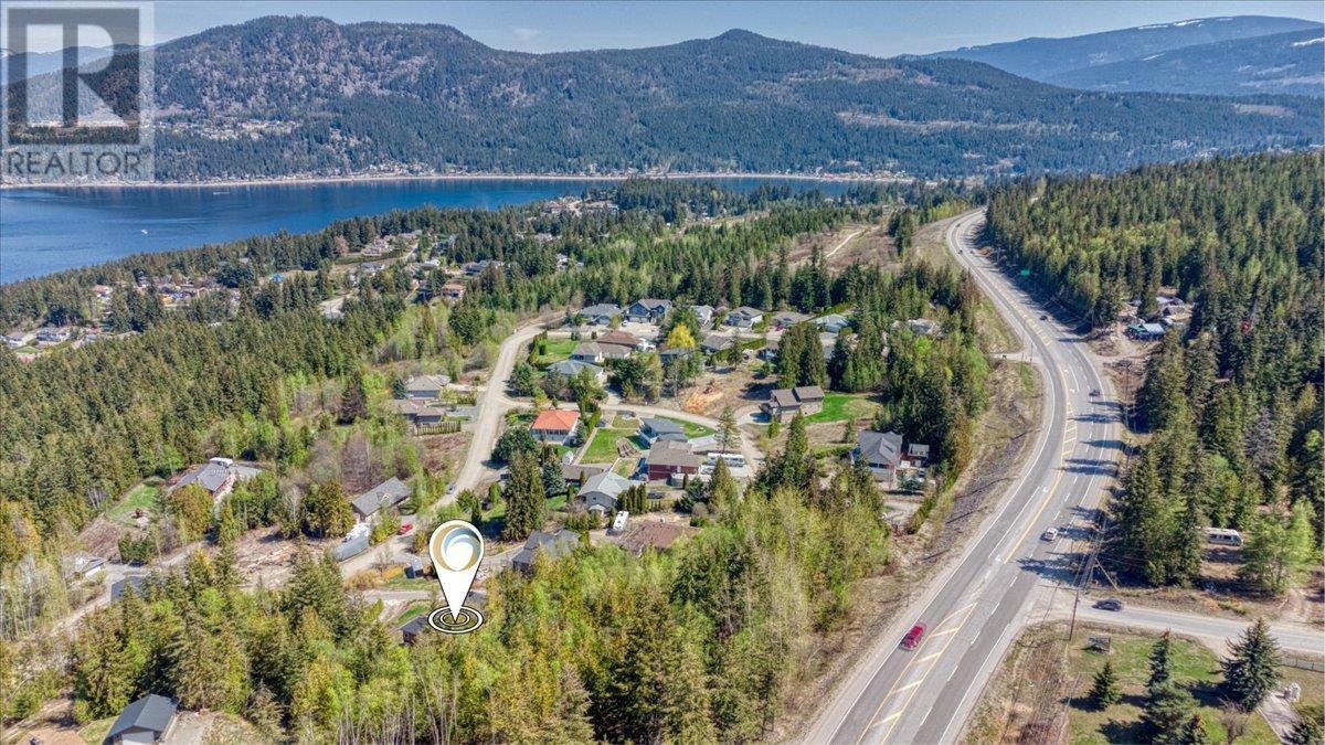 2127 Pleasant Dale Road W. Blind Bay, British Columbia