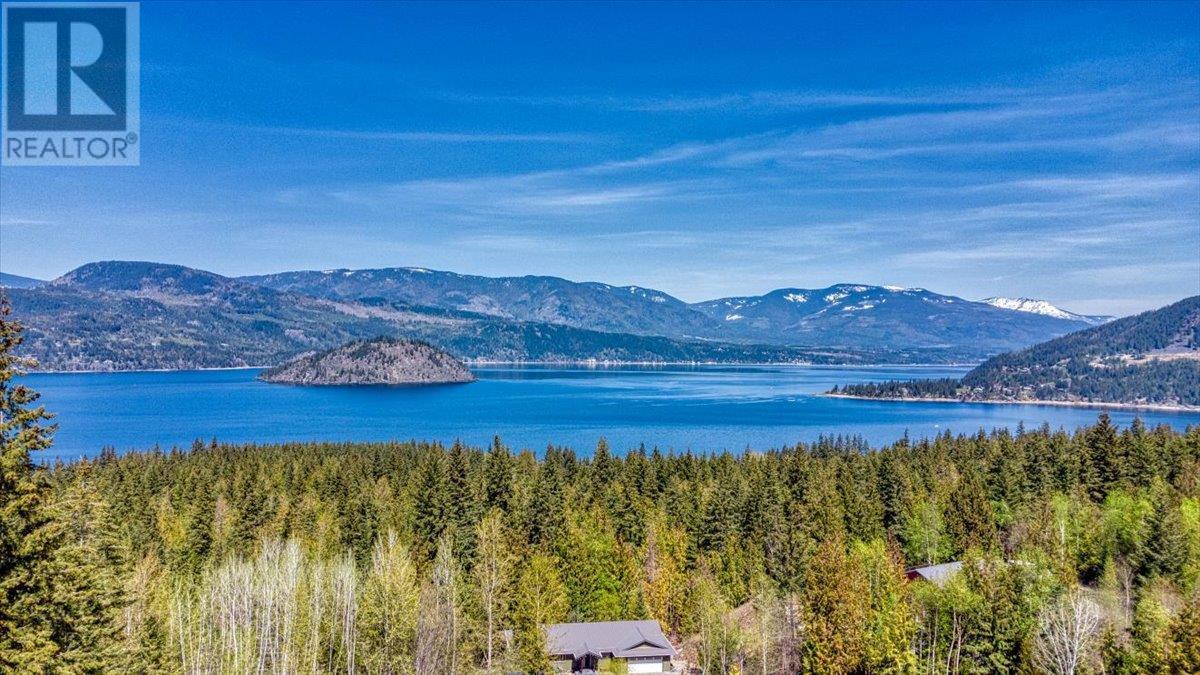 2127 Pleasant Dale Road W. Blind Bay, British Columbia