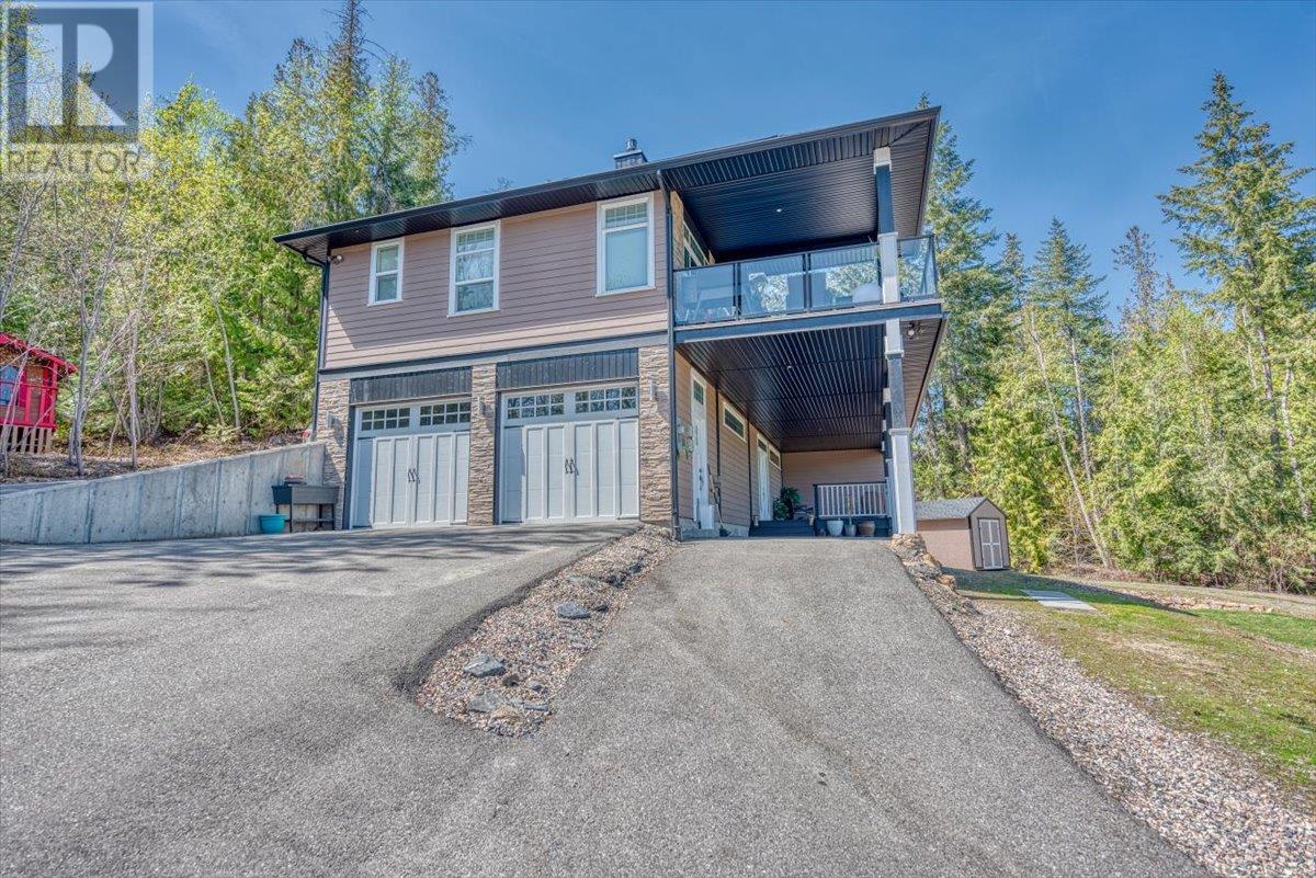 2127 Pleasant Dale Road W. Blind Bay, British Columbia