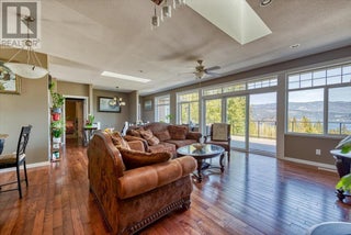 2127 Pleasant Dale Road W. Blind Bay, British Columbia