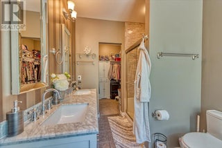 2127 Pleasant Dale Road W. Blind Bay, British Columbia