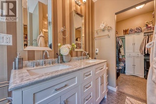 2127 Pleasant Dale Road W. Blind Bay, British Columbia