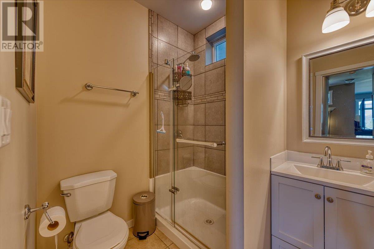 2127 Pleasant Dale Road W. Blind Bay, British Columbia