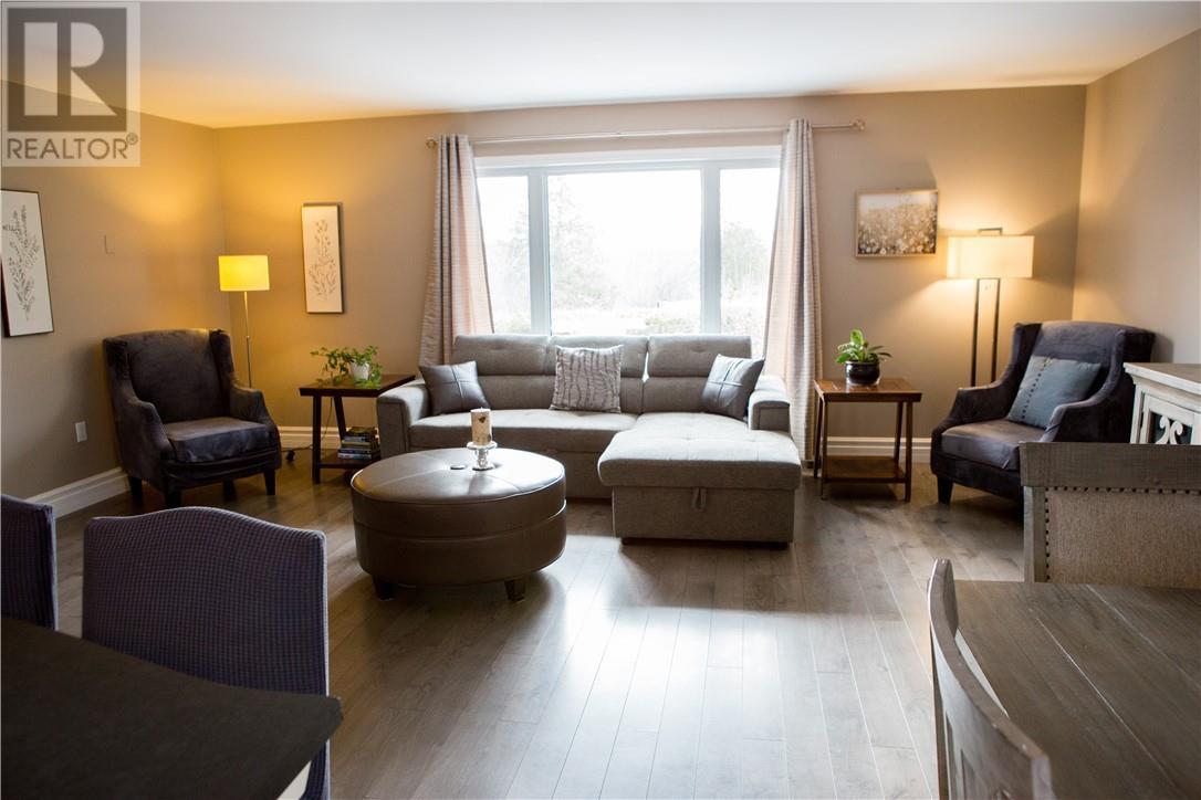 35 Spragge St, Manitowaning Property Listing MLS® 2115616