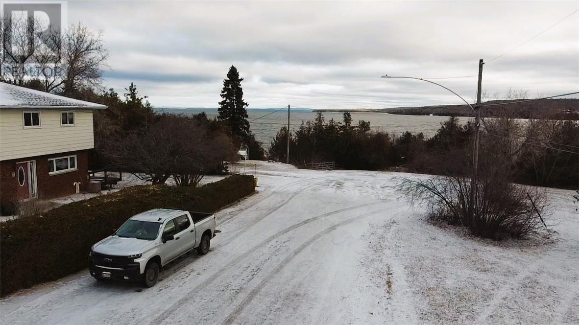 35 Spragge St, Manitowaning Property Listing MLS® 2115616