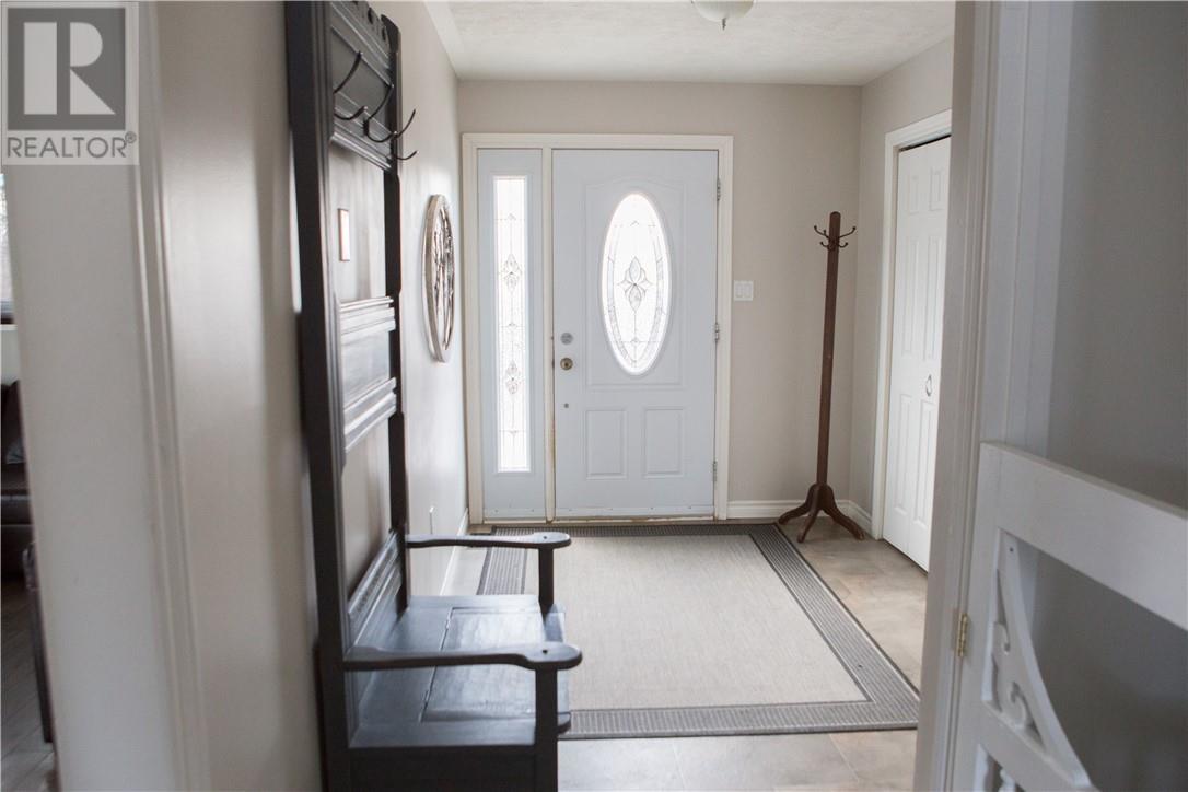 35 Spragge St, Manitowaning Property Listing MLS® 2115616