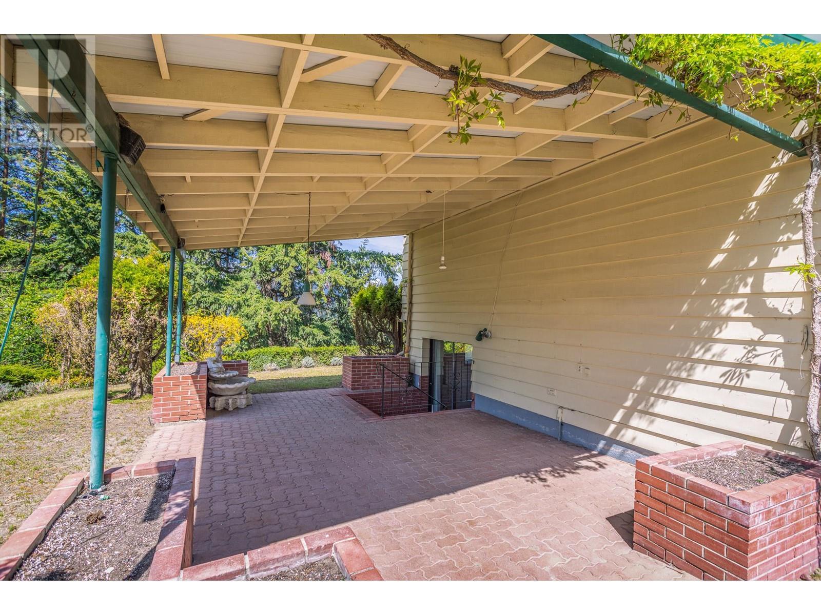 4729 Lakeshore Road. Kelowna, British Columbia